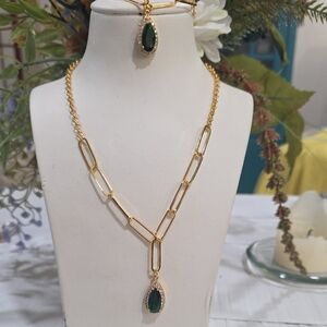 Elegant 18k Gold Plated on a Green Pendant Rhinstone Necklace